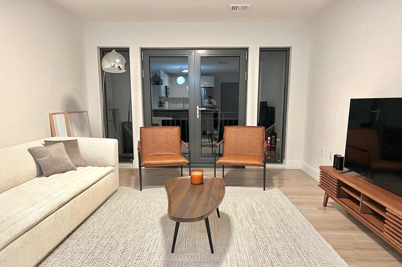 Modern 2 Bed Furnished Apartment In Quincy Eksteriør billede