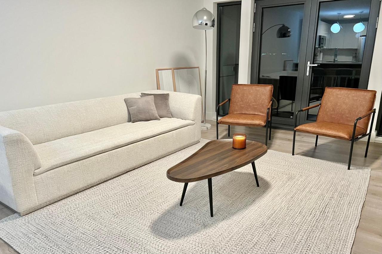 Modern 2 Bed Furnished Apartment In Quincy Eksteriør billede