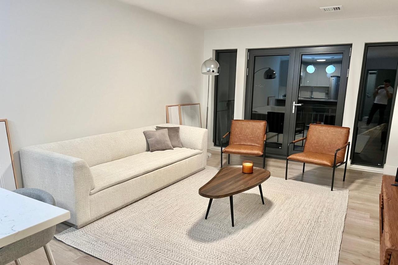 Modern 2 Bed Furnished Apartment In Quincy Eksteriør billede