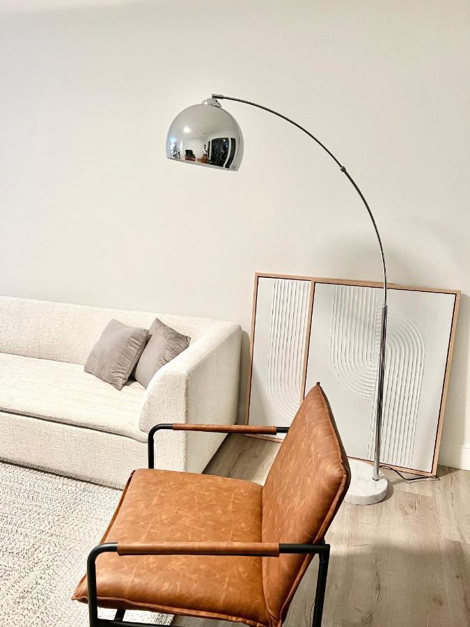 Modern 2 Bed Furnished Apartment In Quincy Eksteriør billede